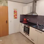 Schwarz Διαμέρισμα *